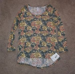 Lularoe lynnae size large sweater material